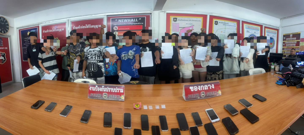 สภ.เมืองขอนแก่นบุกตรวจโรงแรมกลางดึก รวบวัยรุ่น 26 คน มั่วสุมปาร์ตี้ยา พบเยาวชนต่ำกว่า 18 ปีถึง 14 ราย image 2026 03 18 201922109